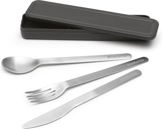 Set de couverts Brabantia en acier inoxydable avec cuillère, fourchette et couteau dans un étui de rangement gris foncé.