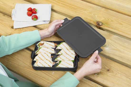 Brabantia Fall Front Broodtrommel – grote opbergdoos voor brood, bagels, broodjes, ruimtebesparend design met platte bovenkant – briljant staal