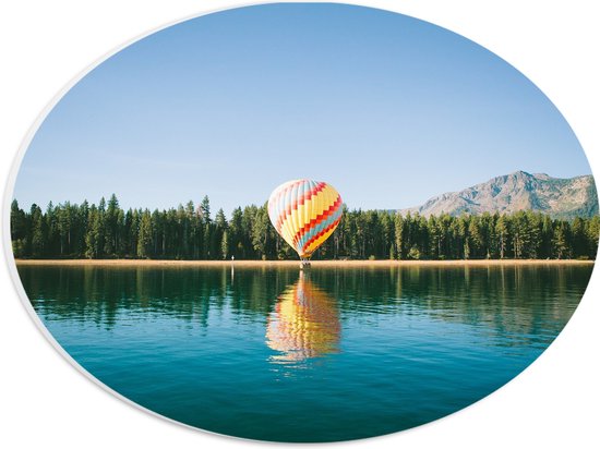 WallClassics - Feuille de mousse PVC ovale - Atterrissage de montgolfière sur la plage au bord de la mer bleue claire - 28x21 cm Photo sur ovale (avec système de suspension)