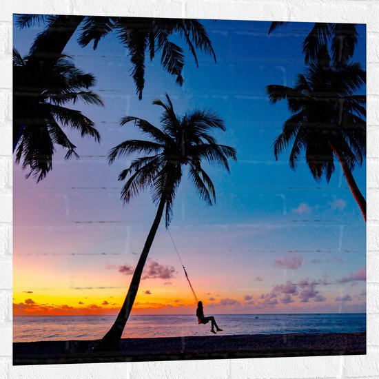WallClassics - Muursticker - Schommelen op een Tropisch Strand bij Zonsondergang - 80x80 cm Foto op Muursticker