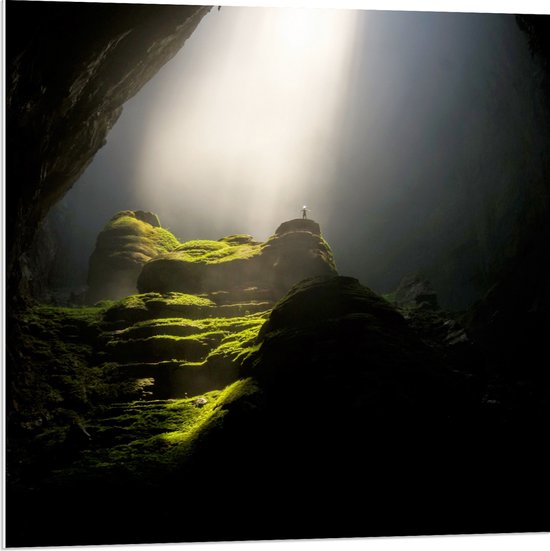 WallClassics - PVC Schuimplaat - Han Son Doong Grot met Zonnestralen - Vietnam - 80x80 cm Foto op PVC Schuimplaat (Met Ophangsysteem)