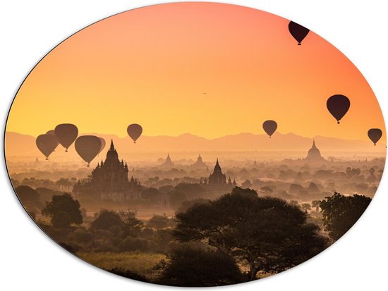WallClassics - Dibond Ovaal - Luchtballonnen boven Tempels met Zonsondergang - 96x72 cm Foto op Ovaal (Met Ophangsysteem)