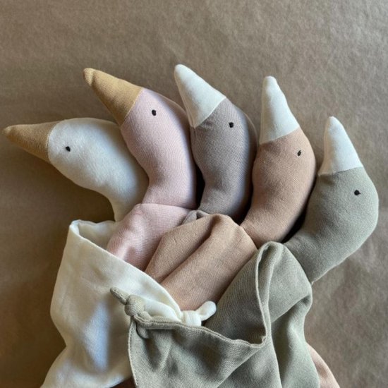Saga Copenhagen - Knuffeldoekje Bliki - Fopspeendoekje - Misty Rose - 44x46cm - Organisch Katoen van SAGA — afbeelding 2