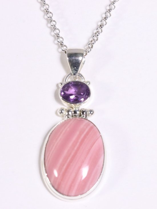 Hoogglans zilveren hanger met roze opaal en amethist aan ketting