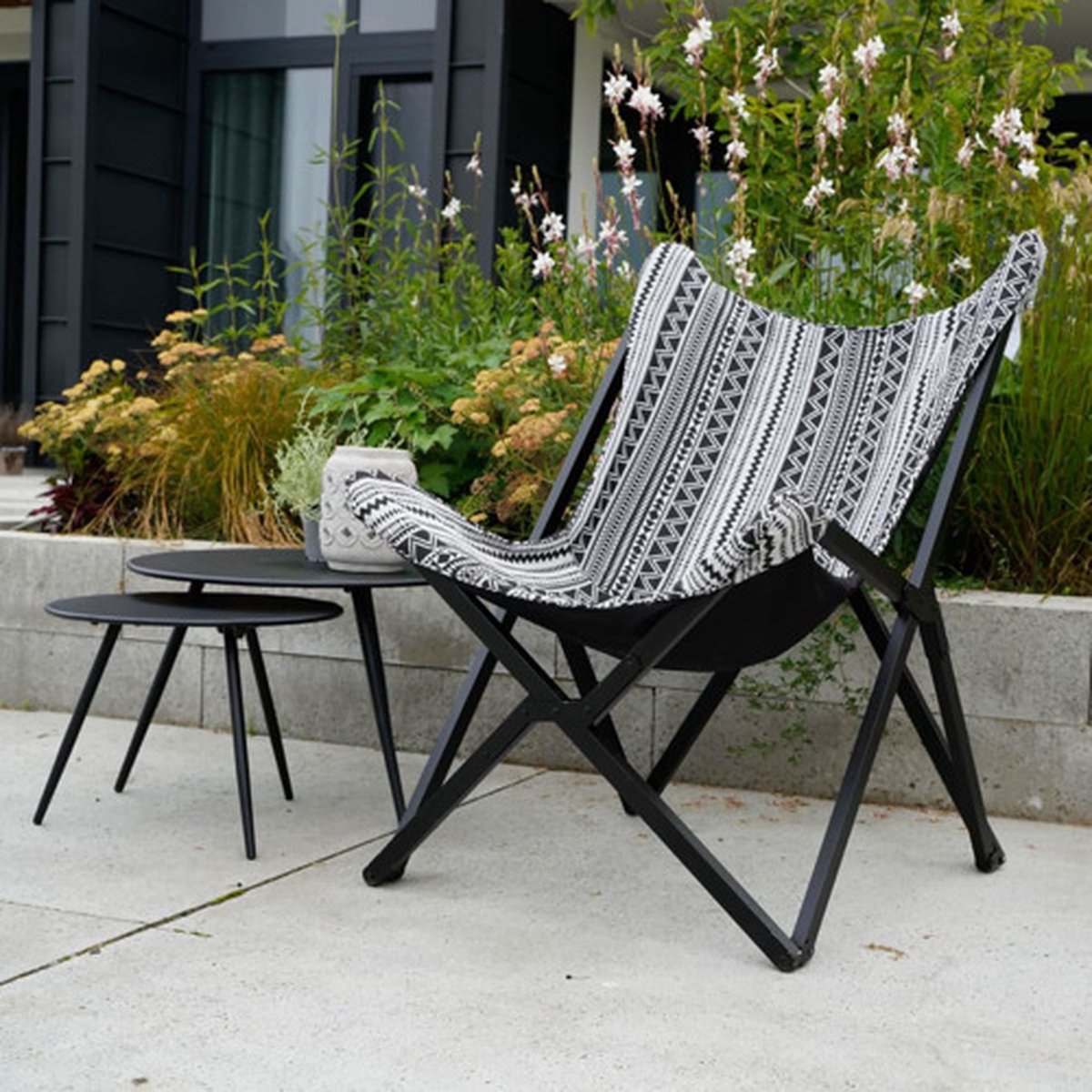 Lesli Living Fauteuil papillon Aztec - 70x81,5x98 cm - Noir et blanc