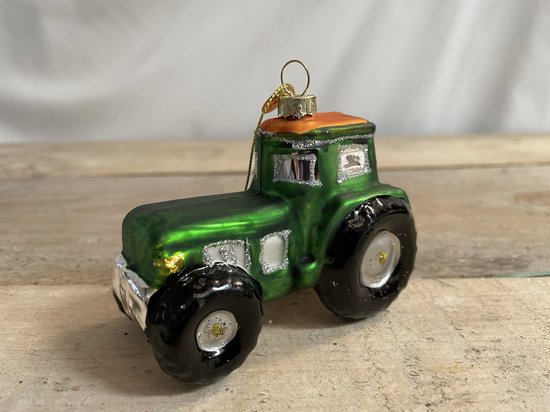 Crazy kerstballen  2 tractoren in rood en groen afmeting 9 x 5 x 7 cm