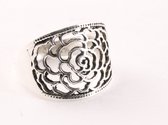 Opengewerkte zilveren ring met roos - maat 18.5