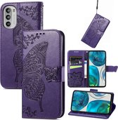 Mobigear Telefoonhoesje geschikt voor Motorola Moto G82 Hoesje | Mobigear Butterfly Bookcase Portemonnee | Pasjeshouder voor 3 Pasjes | Telefoonhoesje voor Pinpas / OV Kaart / Rijbewijs - Paars