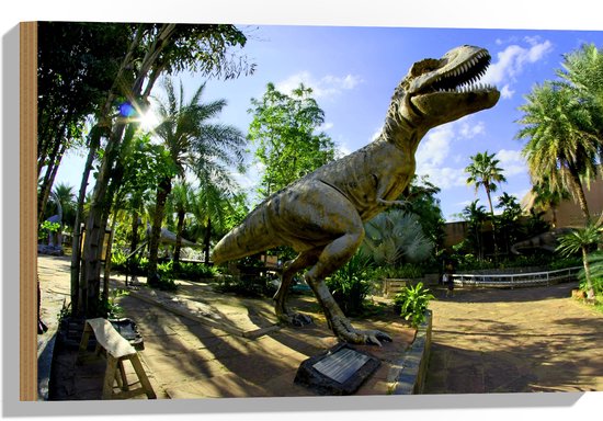 WallClassics - Hout - Foto van een Beeld van een Dinosaurus - 60x40 cm - 12 mm dik - Foto op Hout (Met Ophangsysteem)
