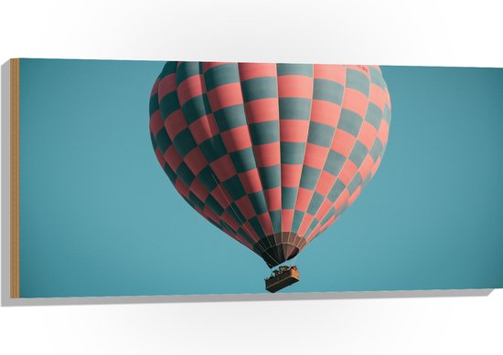 WallClassics - Hout - Blauw met Roze Geblokte Luchtballon - 100x50 cm - 12 mm dik - Foto op Hout (Met Ophangsysteem)