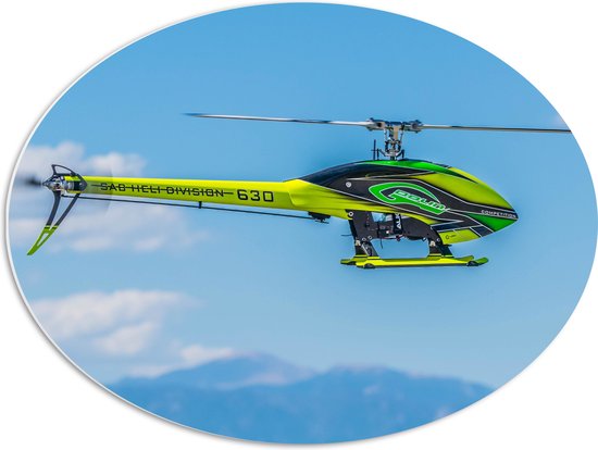 WallClassics - PVC Schuimplaat Ovaal - Geel Groene Helikopter bij Wolken - 68x51 cm Foto op Ovaal  (Met Ophangsysteem)