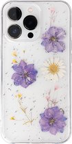 Casies Apple iPhone 13 Pro gedroogde bloemen hoesje - Dried flower case - Soft cover TPU - Droogbloemen - Paars - Transparant