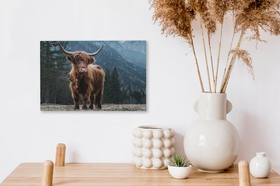 Canvas schilderij - Schotse hooglander - Berg - Landschap - Boom - Koe - Kamer decoratie - Canvas doek - Canvas schilderijen woonkamer - 30x20 cm