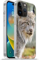 Geschikt voorApple Iphone 14 Pro - Softcase hoesje - Lynx - Bos - Grijs - Siliconen Telefoonhoesje