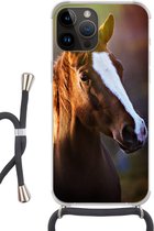 Geschikt voorApple Iphone 14 Pro Max - Crossbody Case - Paard - Licht - Vacht - Siliconen - Crossbody - Backcover met Koord - Telefoonhoesje met koord - Hoesje met touw