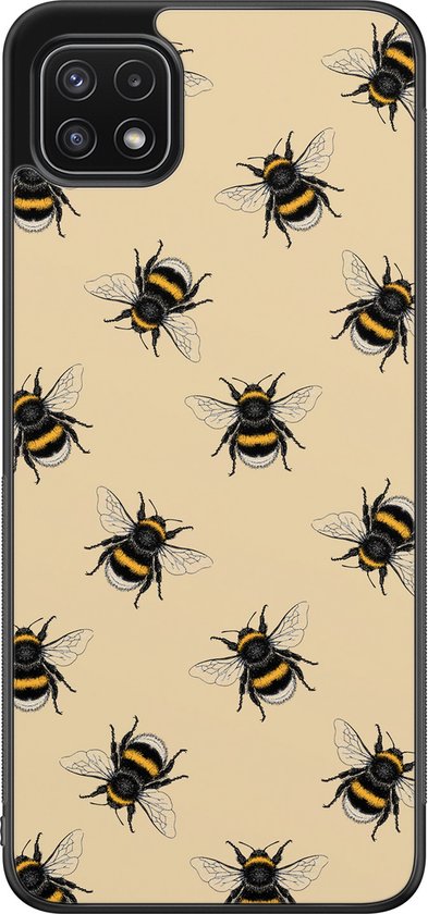 Coque de téléphone beige avec un imprimé d'abeilles noires et brunes. La coque a un bord noir.