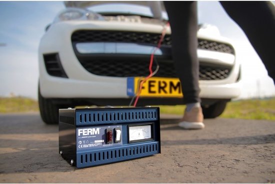 FERM - BCM1021 - Acculader - 6V -12V - Maximaal - 75Ah - 5A - Automatische - beveiliging - Inclusief - Set accuklemkabels - Handige - ampèremeter - Voor - accu - van - Auto - Motor - Boot - Brommer - Busje - FERM