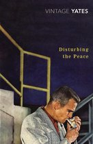 Een man met een pak aan steekt een sigaret aan. VINTAGE YATES Disturbing the Peace.