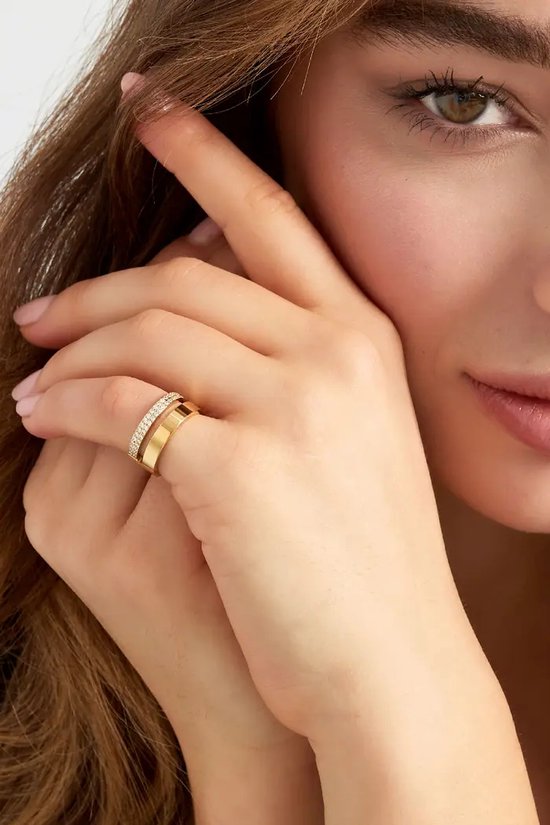 Hulchi Belluni - Gouden stretch ring met 0.84 crt diamant