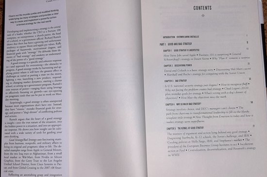 Inhoudsopgave van een boek met een zwarte en witte pagina.