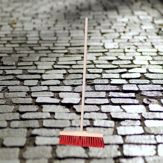 Brumag Straatbezem Vulla voor buiten - Kop 42 cm met extra veel vezels - rood - Houten steel 130 cm van Brumag — afbeelding 3