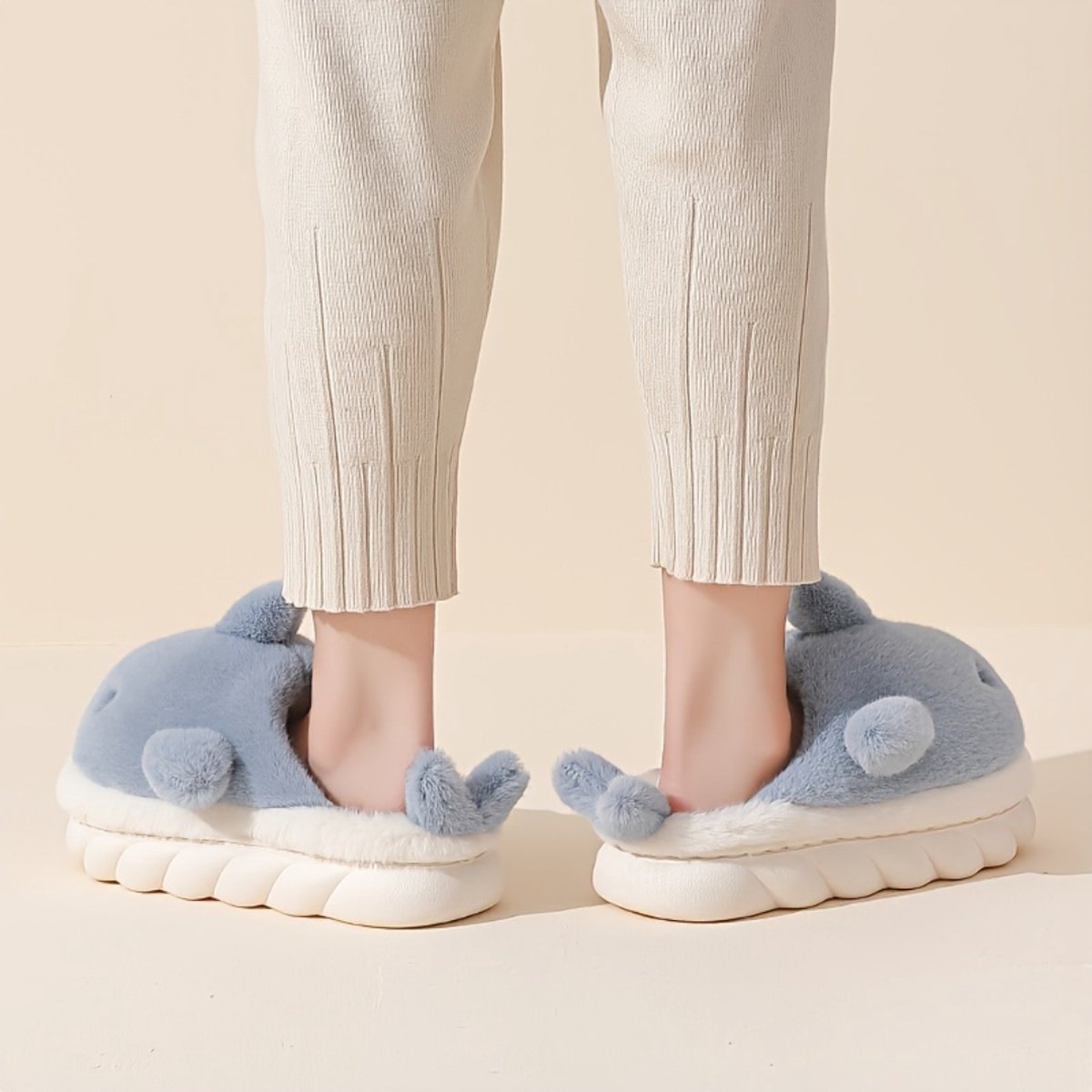 Bovista Pantoffels - Sloffen - Slippers - Warme Pantoffels - Dames - Heren - Pluche - Maat 36 En 37 - Haai - Roze