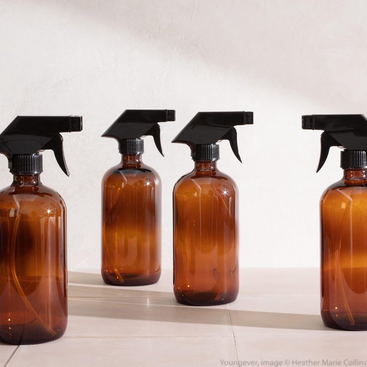 500 ml amberkleurige lege glazen spuitflessen voor reiniging, nevelwaterspuitfles voor haar, tuinieren en etherische oliën, verstelbare trigger-sproeier met sproeistroominstellingen, set van 2