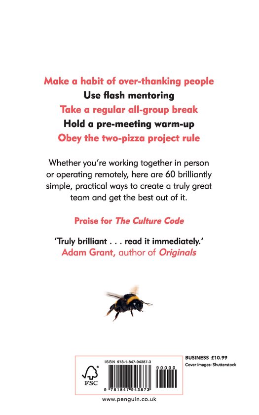 Boekcover met de titel 'Make a habit of over-thanking people' en een afbeelding van een hommel.
