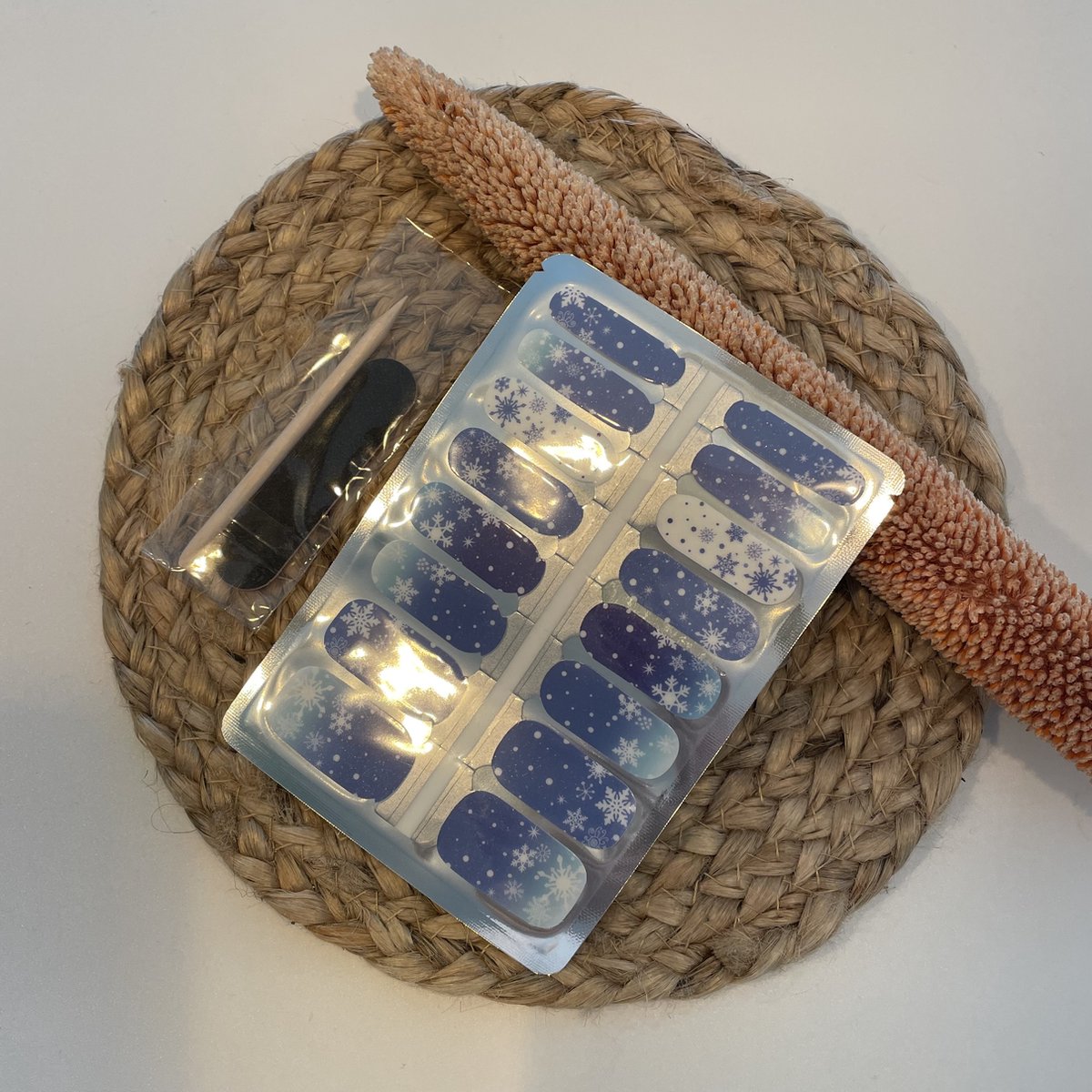 NailWrapz - Snow Flakes - Nagel wraps - nagelstickers- geen UV lamp nodig - Thuis manicure