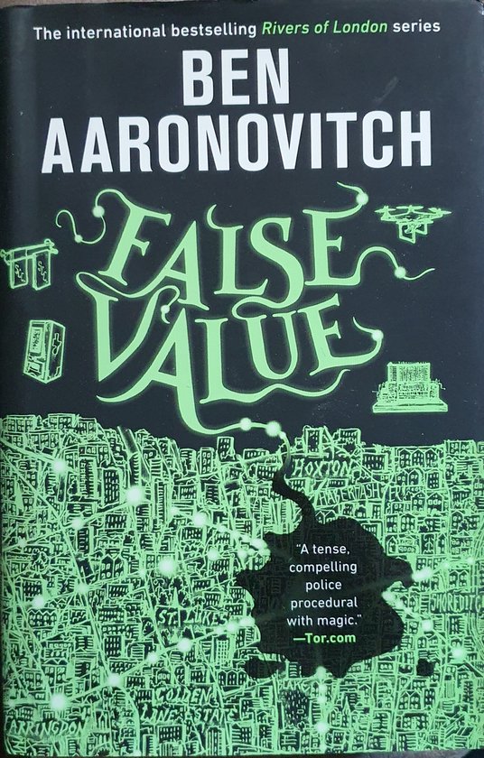 Boek "False Value" van Ben Aaronovitch, met een groene illustratie van Londen en tekst.