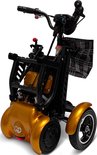 Gouden opvouwbare scootmobiel, in de lengte opgevouwen, met zwarte details en mandje.