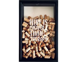 Proostbox Zwart - Wine Is Cheaper Than Therapy - 50x32cm - Handgemaakte Kurkbox | Wijn cadeau | Wijn Kurkhouder | Wijnkurk bewaardoos