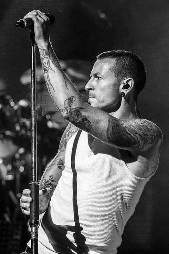 Chester Bennington Poster | Affiche Linkin Park | Zwart- Wit Poster | Musique Affiche | Chanteur Poster | Rock Poster | Icon Poster | 51x71cm | Décoration murale | Affiche murale | Convient pour l'encadrement
