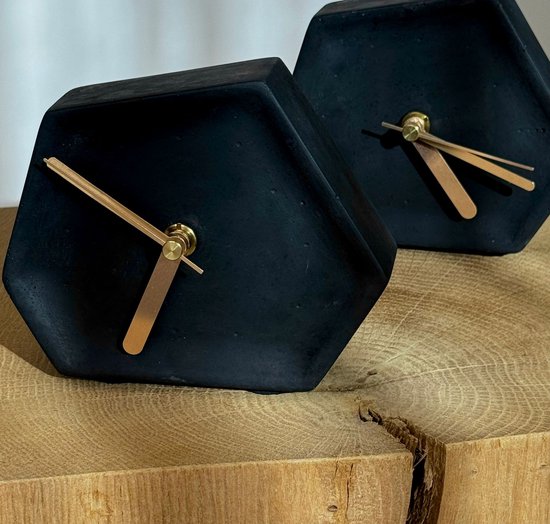 ECHO - Ceramic table clock - Zwart - asymmetrical geometric - Nordic style - golden hands