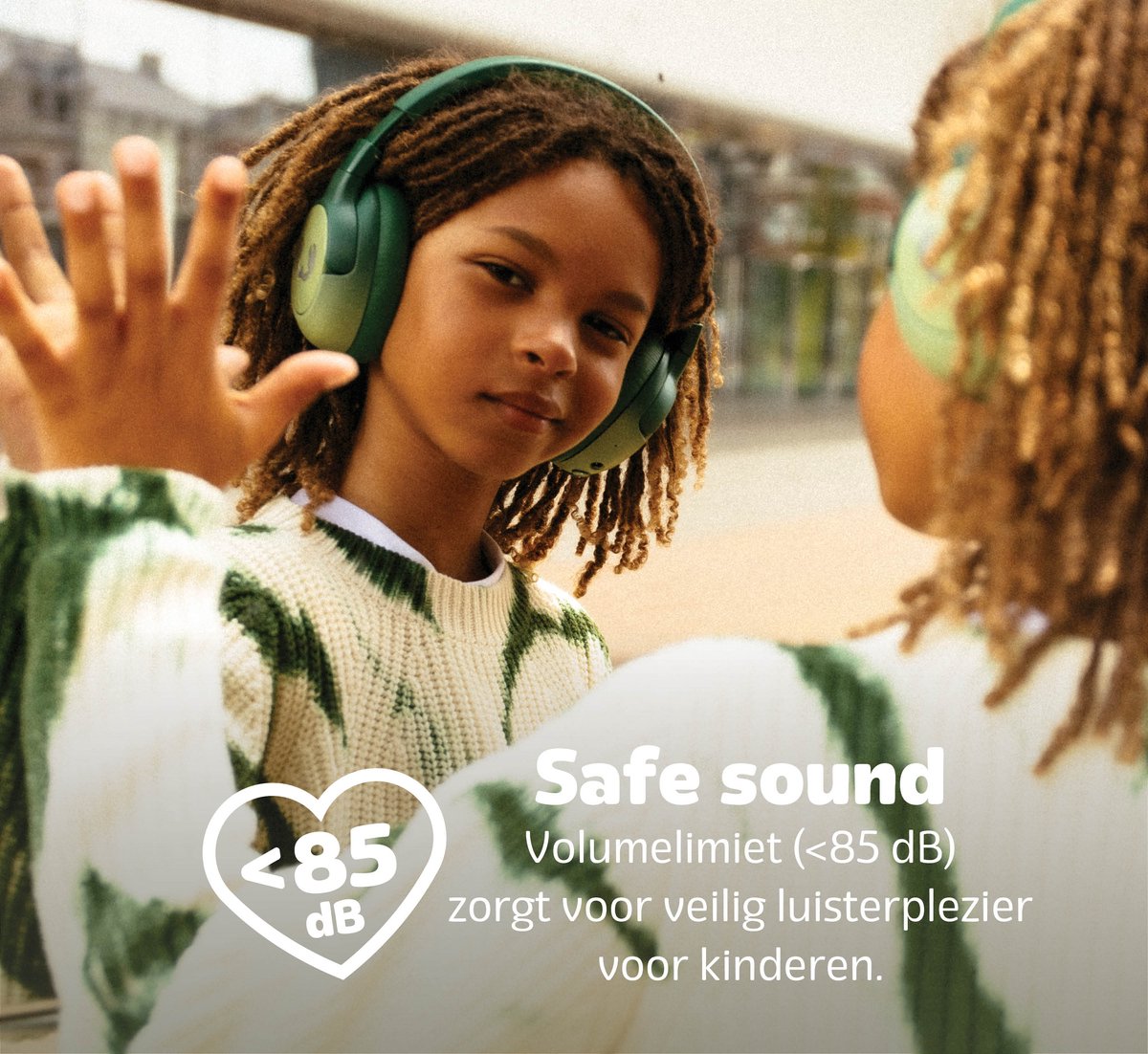 Afbeelding 2 van Fresh 'n Rebel Clam Junior - Draadloze Bluetooth Koptelefoon voor Kinderen met Active Noise Cancelling - Inclusief Kabel - Lucky Lizard