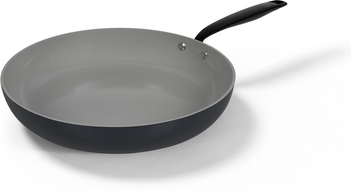 BE Living Koekenpan - Ø 30 cm - PFAS vrije Keramische Koekenpan inductie - Geschikt voor alle warmtebronnen - Zwart
