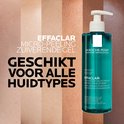 La Roche-Posay Effaclar micro-peeling zuiverende gel in een heldere turkooizen fles, geschikt voor alle huidtypen, met achtergrond van verschillende huidtinten.