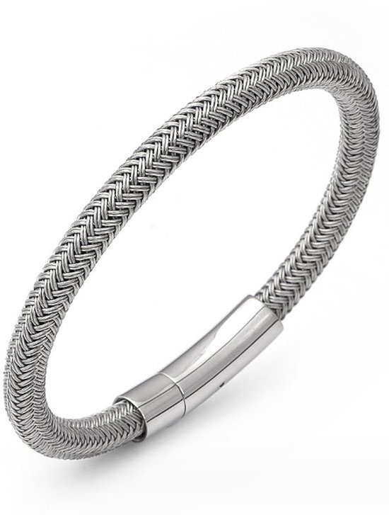 Zilverkleurige stalen armband met gevlochten textuur en magneetsluiting.