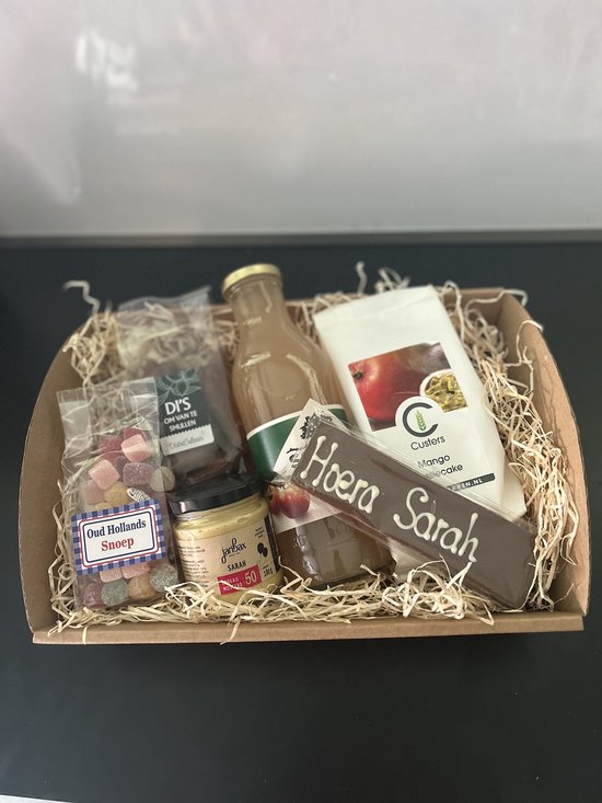 Foto: Sarah pakket geschenkpakket relatie geschenk kado pakket cadeau pakket verjaardag bakken koken eten en drinken kerstpakketten