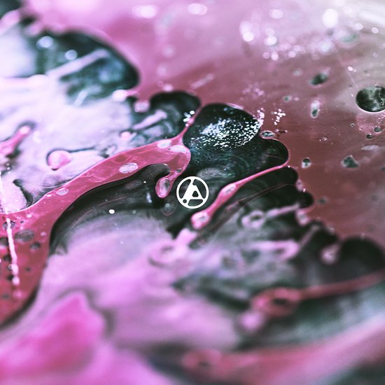 Pochette abstraite avec art liquide rose et noir, logo Linkin Park.