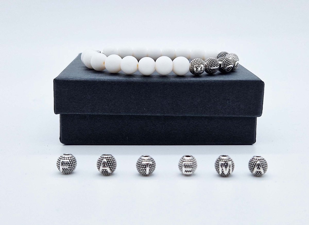 Handgemaakte Natuurstenen armband met metaal naam "Mat Witte agaat" - Met je naam of de naam van uw geliefde- 8 mm diameter van de korrel- Diameter armband 20 cm - Een mooi cadeau voor familie en vrienden