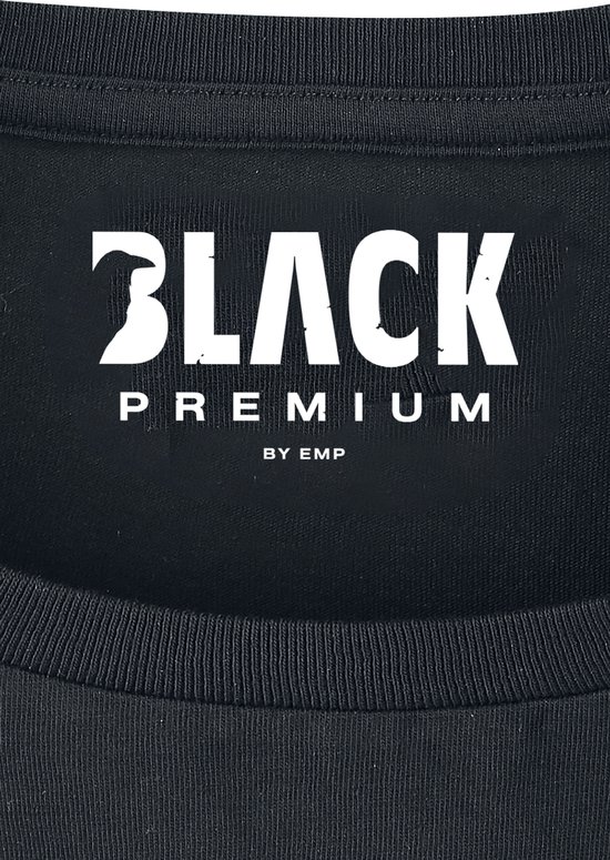 Neklabel van een zwart T-shirt met de tekst "BLACK PREMIUM BY EMP".