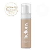 Helioux Express Self Tanning Mousse Medium. Fles met pompdispenser en een bronzen tint. Met "BUDUAR Beauty Award 2025" medaille.