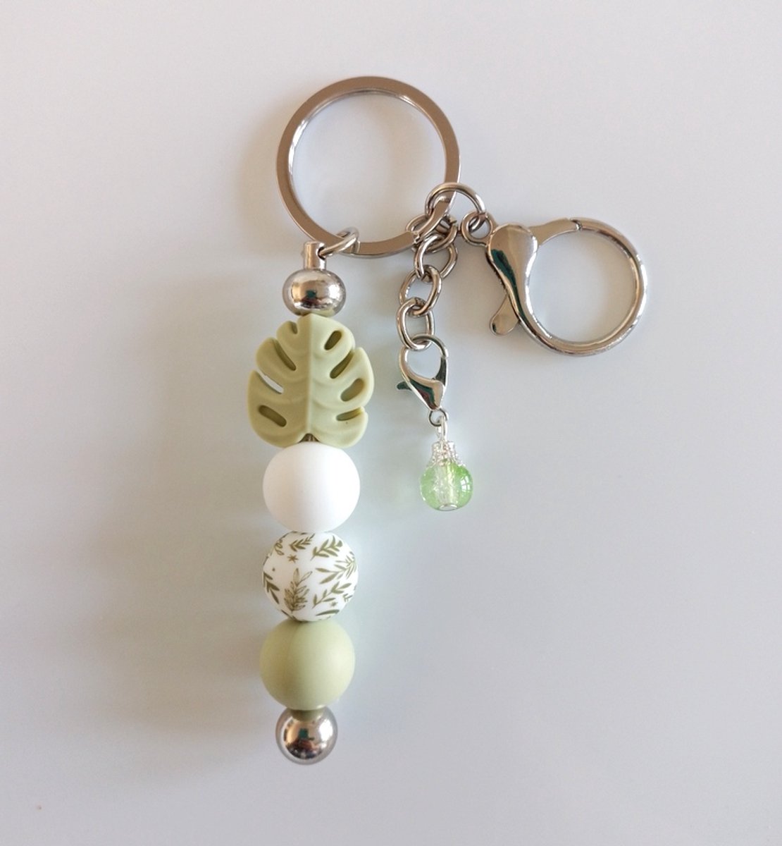 Sleutelhanger, tashanger met kralen | groen, wit | blad