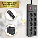 Zwarte stekkerdoos met 10 stopcontacten en 3 USB-poorten (2x USB A, 1x USB C)."10 STOPCONTACTEN & 3 USB-POORTEN".