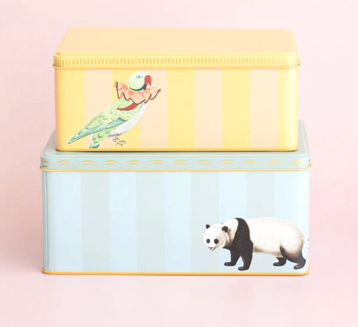 Yvonne Ellen London - Set van 2 Koekblikken in Pastelkleuren met Papegaai & Panda - Geel & Lichtblauw