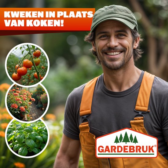 Vrolijke man met tuinbroek en pet, lachwekkend, omringd door tuinafbeeldingen: tomaten, bloemen en kruiden.