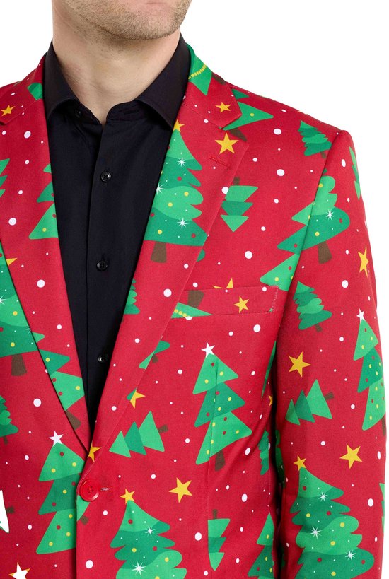 Rode blazer met kerstboomprint, groene bomen en gele sterren, close-up van de revers.
