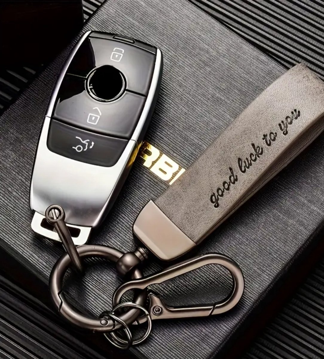 Luxe Grijze Sleutelhanger ca. 14 cm – Good Luck to You – PU Leren Sleutelhanger met Mini Schroevendraaier – Sleutelringen en Karabijnhaak – Praktisch Cadeau voor Vaderdag Verjaardag Kerst