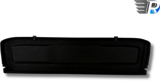 Zwarte hoedenplank met clipsluitingen aan de bovenkant.